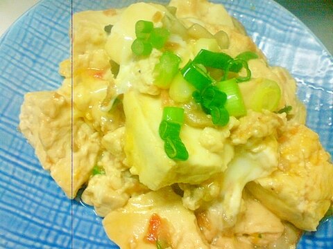 お豆腐がおいしい☆干し海老と炒り豆腐のたまごとじ